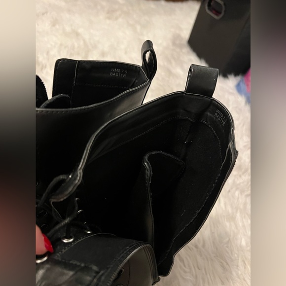 DV Dolce Vita Lug Combat Boot Black Leather Size Women’s 7.5 - NEW! - Picture 7 of 13